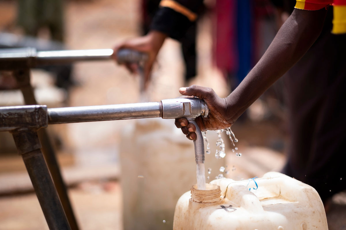 A mini-water yard inside Zamzam B opens twice a day and supplies about 2000 households with water. Each family is allowed to take four jerrycans daily. At present, each jerrycan costs 1 SDG. These installations are part of Relief International's WASH (water, sanitation and hygiene) projects in Zamzam camp, which take an integrated approach together with health and nutrition programs.