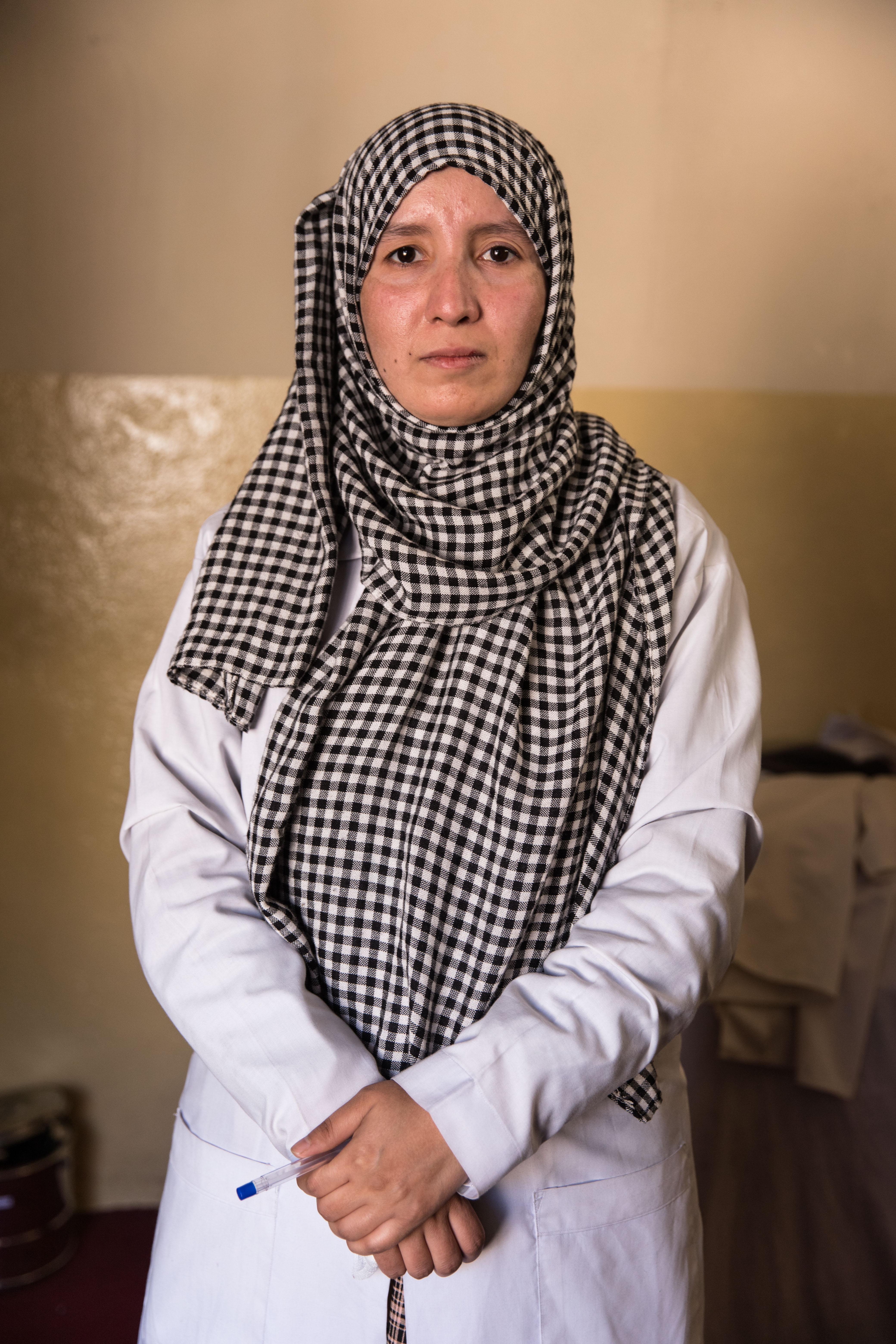 Portrait-midwife-Foruzan-2.jpg Portrait-midwife-Foruzan-2.jpg